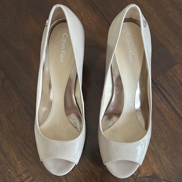 Calvin Klein Women’s Heels size 7 EXCELLENT - Picture 4 of 8